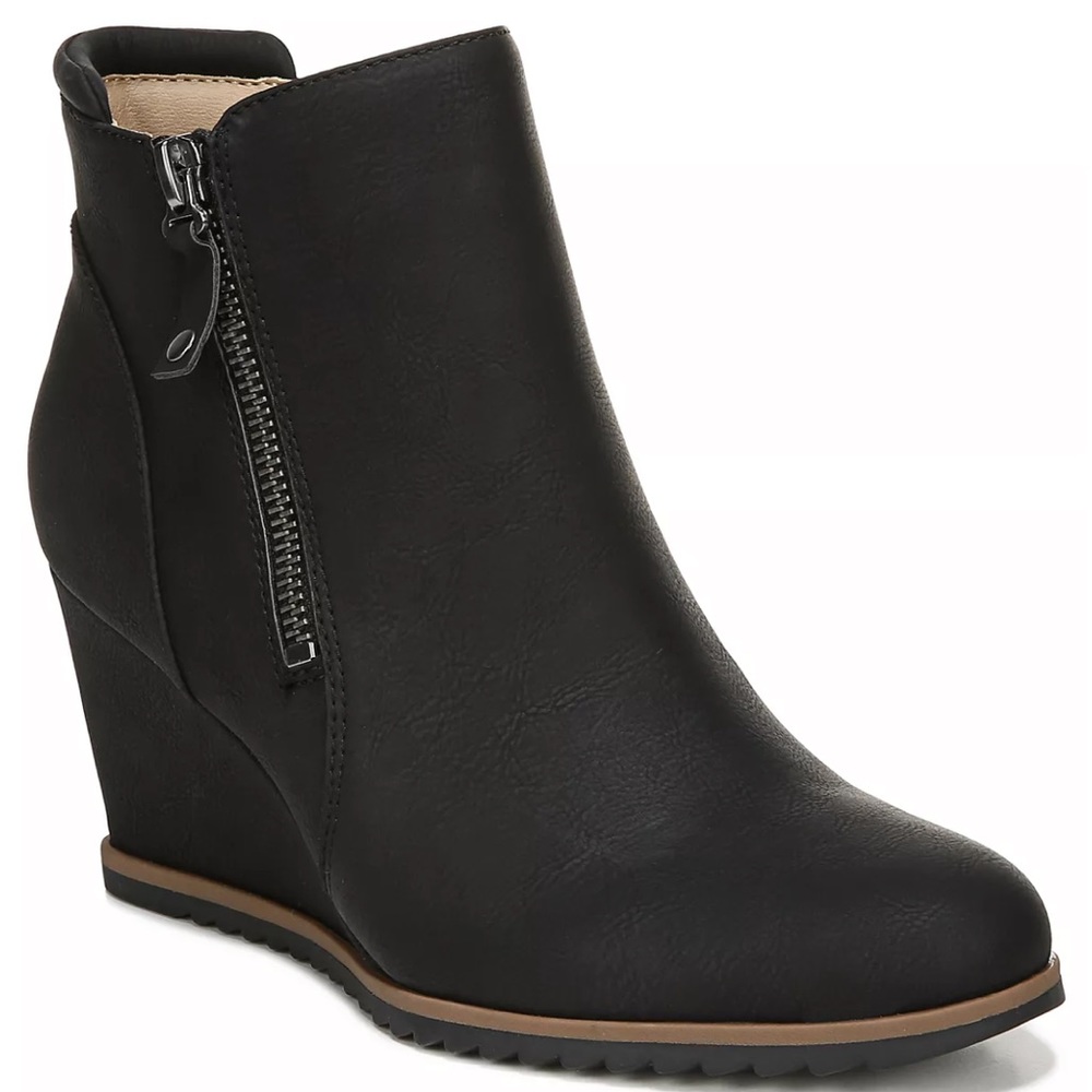 SOUL NATURALIZER Black Haley Ankle Booties in Wedge Heels, Size 7.5